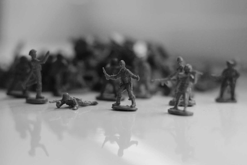 imagen con varias miniaturas, de un juego de miniaturas